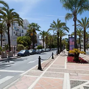 Puerto Banus. Urb Jardines Del Puerto. For Up To 6 Marbella